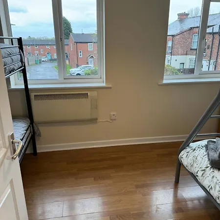 Modern, Sleeps 10, Parking, Etihad, Coop Live, River Park, Apartmán