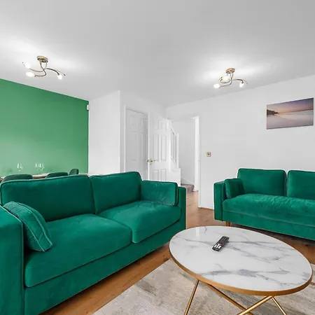 Superhost 3-bed House With Garden Free Parking 맨체스터