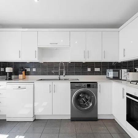 Casa de Férias 3 Bed Pendlebury Free Parking Pets Manchester