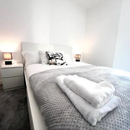 Stylish Stay! Park And Walk Anywhere