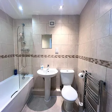 Stylish Stay! Park And Walk Anywhere Appartement Manchester