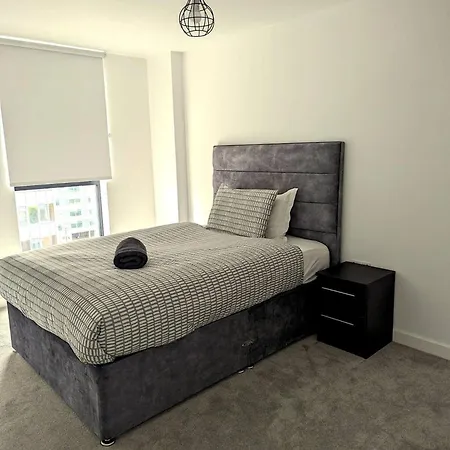 Sleeps 4 Ensuite - Parking & Cityview