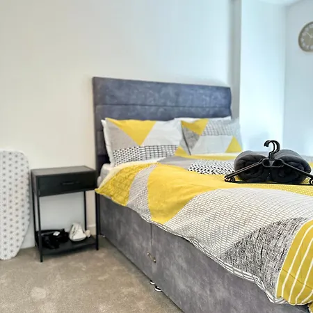 Апартаменты Sleeps 4 Ensuite - Parking & Cityview Манчестер