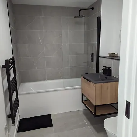 Sleeps 4 Ensuite - Parking & Cityview Appartement