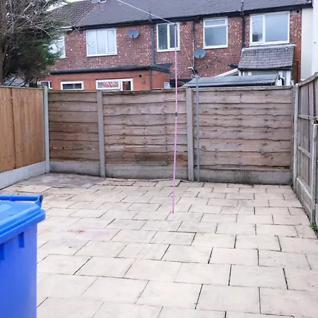 Modern House - 3 Bedrooms - 1 Bath - Mancity * Manchester