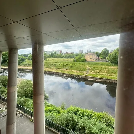 Beehosting Adelphi Wharf Apartmanhotel