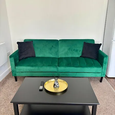 The Failsworth Collection - Stylish With Free Parking Manchester