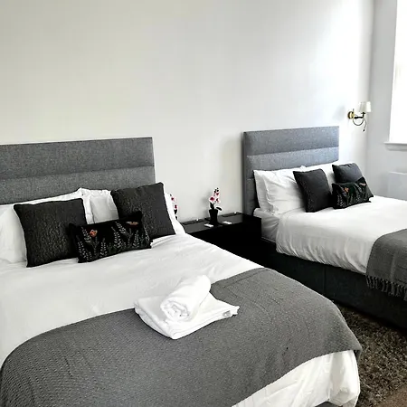 The Failsworth Collection - Stylish With Free Parking Manchester