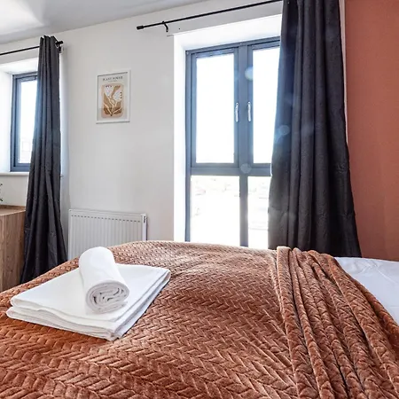 Luxury Retreat For 10 With Hot Tub And Spacious Garden Hébergement de vacances