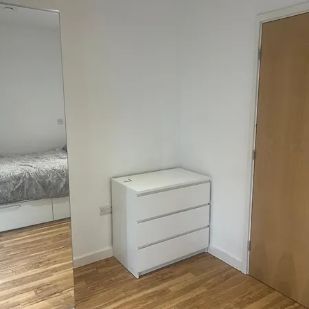 Bed & Breakfast A Cozy With Private Bathroom In A Two Bedroom