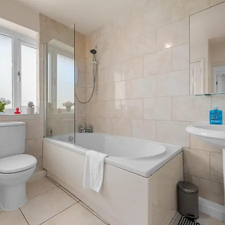3 Bed Stockport Free Parking 맨체스터