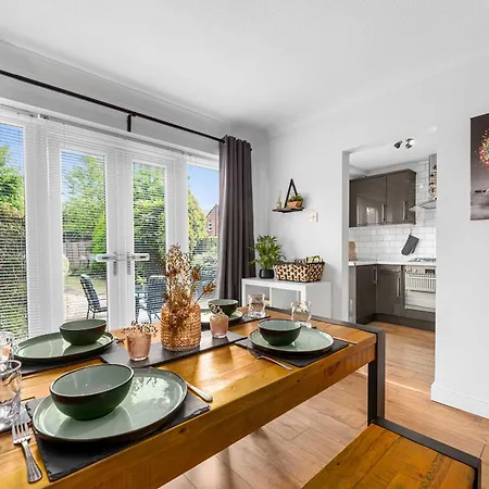 3 Bed Stockport By Superhost