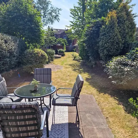 3 Bed Stockport By Superhost