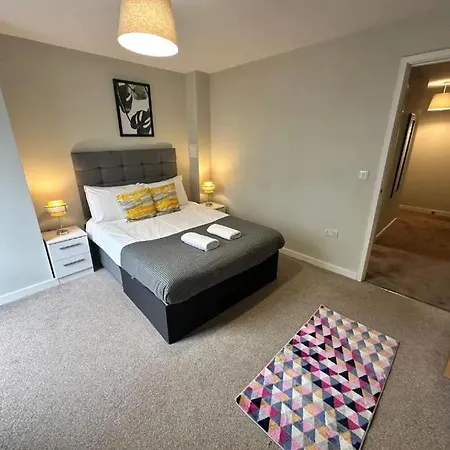 Beehosting Adelphi Wharf 4*