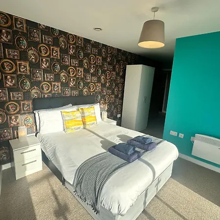 Beehosting Adelphi Wharf Manchester