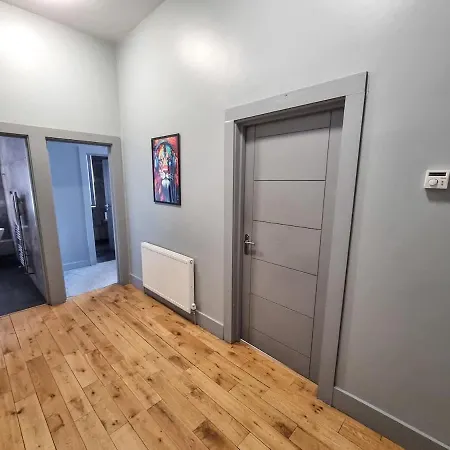 Apartment Centre Sleeps 14 By Superhost Manchester