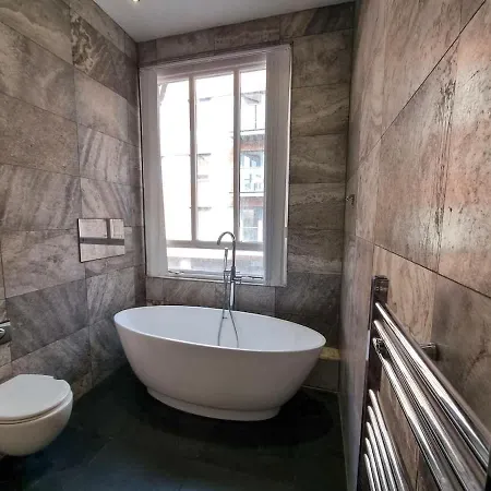 Centre Sleeps 14 By Superhost * Manchester