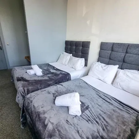 Centre Sleeps 14 By Superhost Manchester