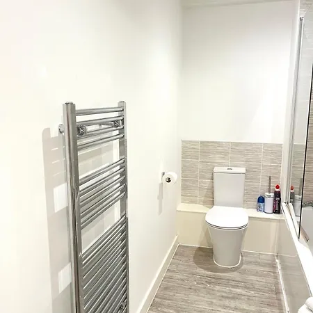 Apartment Gorgeous 2 Bed With Terrace, Free Parking *