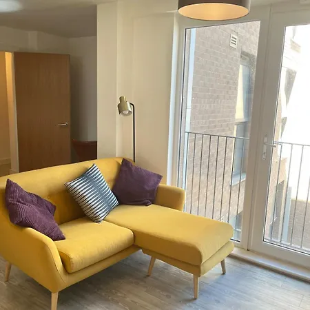 Apartment Gorgeous 2 Bed With Terrace, Free Parking *