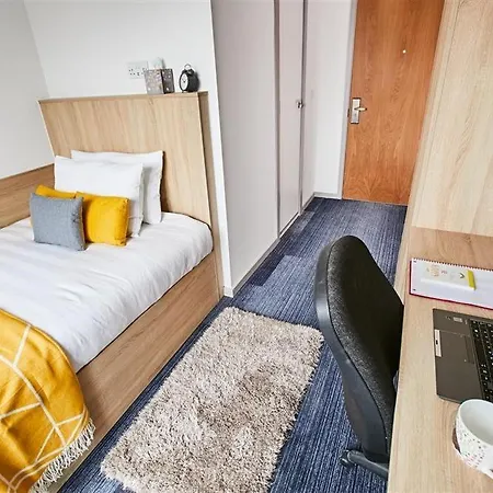 Archway Halls Met Appartement *