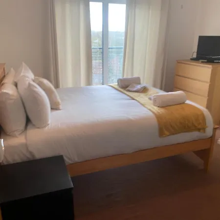 Apartment Stylish Spacious 2 Bed Balcony Nr Stadium *