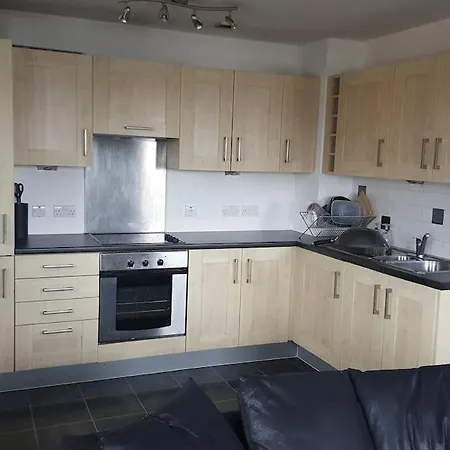 Apartment Stylish Spacious 2 Bed Balcony Nr Stadium *