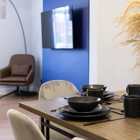 Close To Media City-old Trafford - 5 Bedroom House Апартаменты