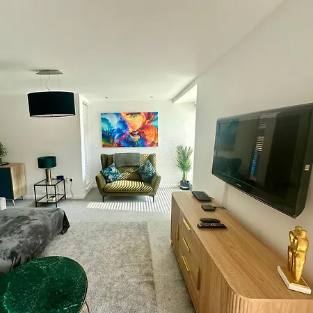 Getaway - 3br Near Etihad & Ao Arena - Sleeps 6 Manchester