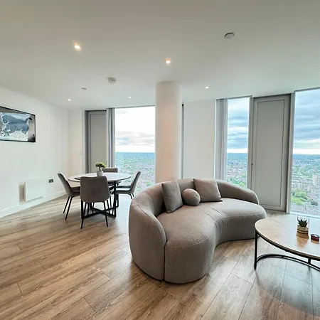 3 Bedroom Penthouse In The Centre Deansgate New Build High Floor *