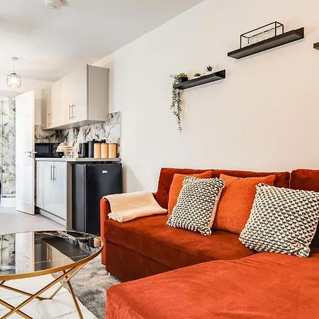 2 Flats Near Coop Arena & Etihad Stadium מנצ'סטר