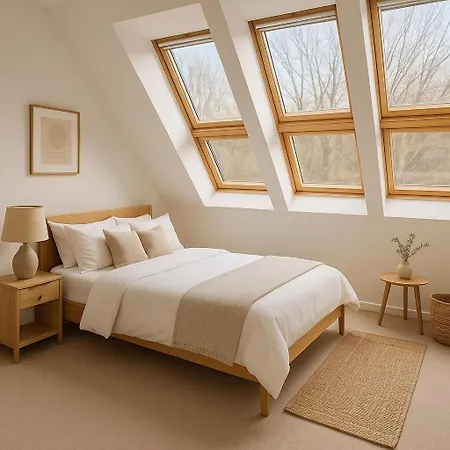 Stylish 4 Bedroom With Wifi, Free Parking And Close To Old Trafford * Manchester