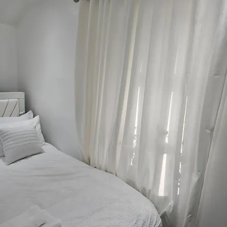 Apartment Sluxe 4mins To Etihad Stadium And Coop Live