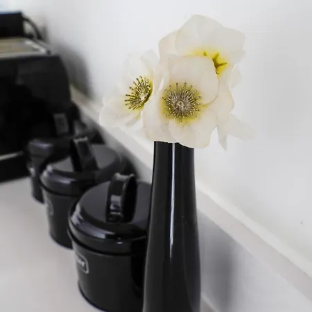 Centre Apt, With Free Secured Parking & Balcony, Sleeps 4 * Manchester