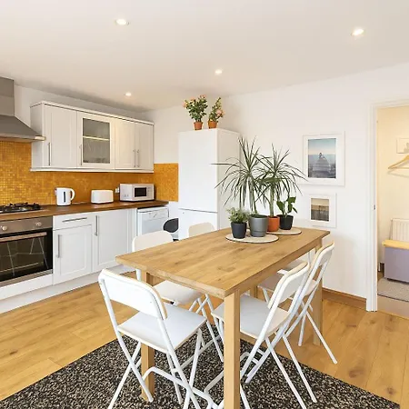 Apartman Beautiful House In The Heart Of A Golf Course. *