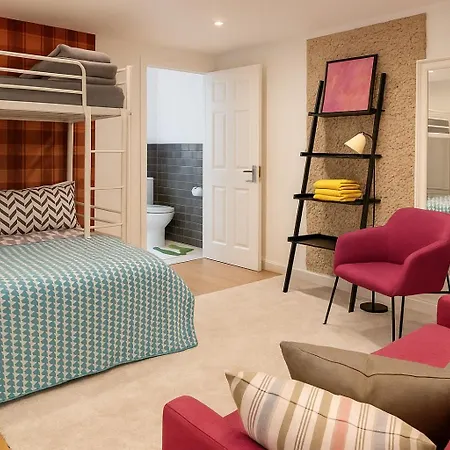 Apartman Beautiful House In The Heart Of A Golf Course. Manchester