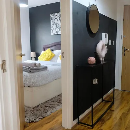 Apartment Lord Street With Free Parking & Wifi- Salford Uni, Victoria Station, Ao Arena Manchester