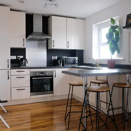 Lord Street With Free Parking & Wifi- Salford Uni, Victoria Station, Ao Arena