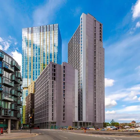 Apartment Stunning New 2-bed Flat In Perfect For Couples
