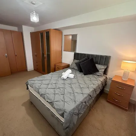 Cozy & Charming In Mcr Apartman