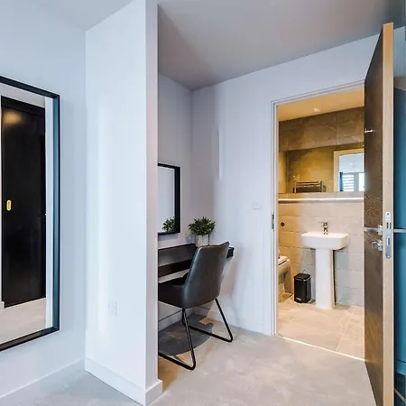 Apartment Stunning New 2-bed Flat In Perfect For Couples *