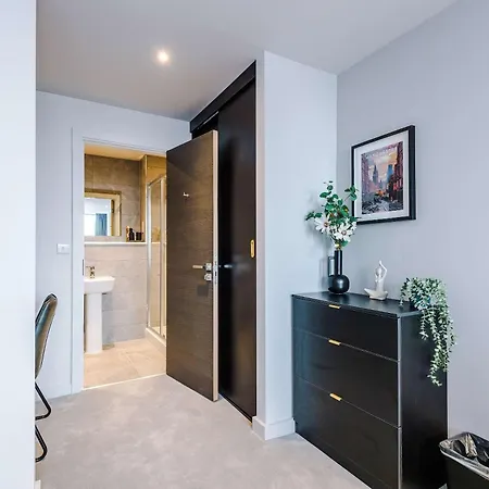 Apartment Stunning New 2-bed Flat In Perfect For Couples