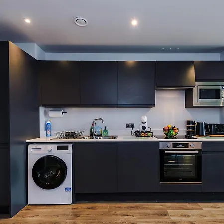 Stunning New 2-bed Flat In Perfect For Couples Apartment *