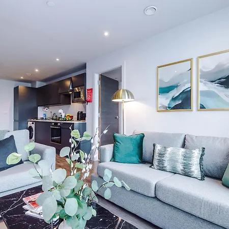 Apartment Stunning New 2-bed Flat In Perfect For Couples Manchester