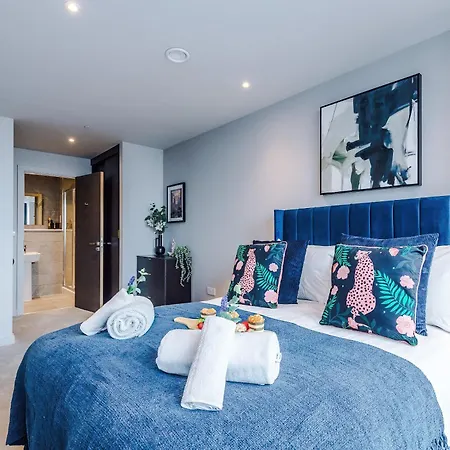 Apartment Stunning New 2-bed Flat In Perfect For Couples *