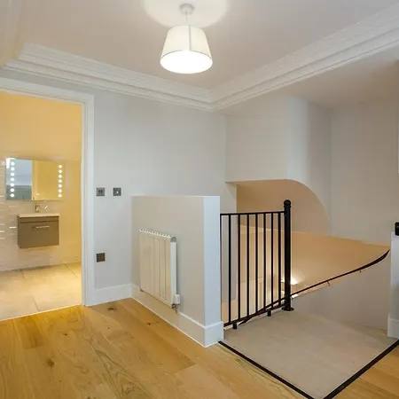 Apartment Centre Duplex *