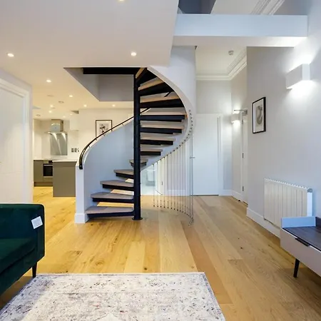 Apartment Centre Duplex *