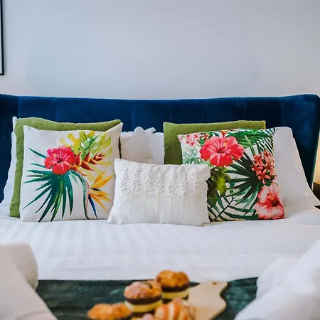 Hébergement de vacances Spacious & Bright 2-bed By 53 Degrees Property, Perfect For Couples With Parking & Garden Manchester