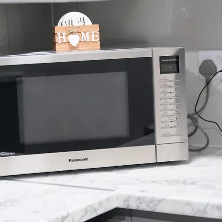 Modern House - 3 Bedrooms - 1 Bath - Mancity מנצ'סטר