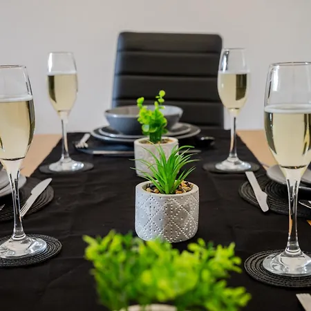 Villa Ancoats Eden - Free Parking - 2 Bath - 3 Bedroom - Centre *